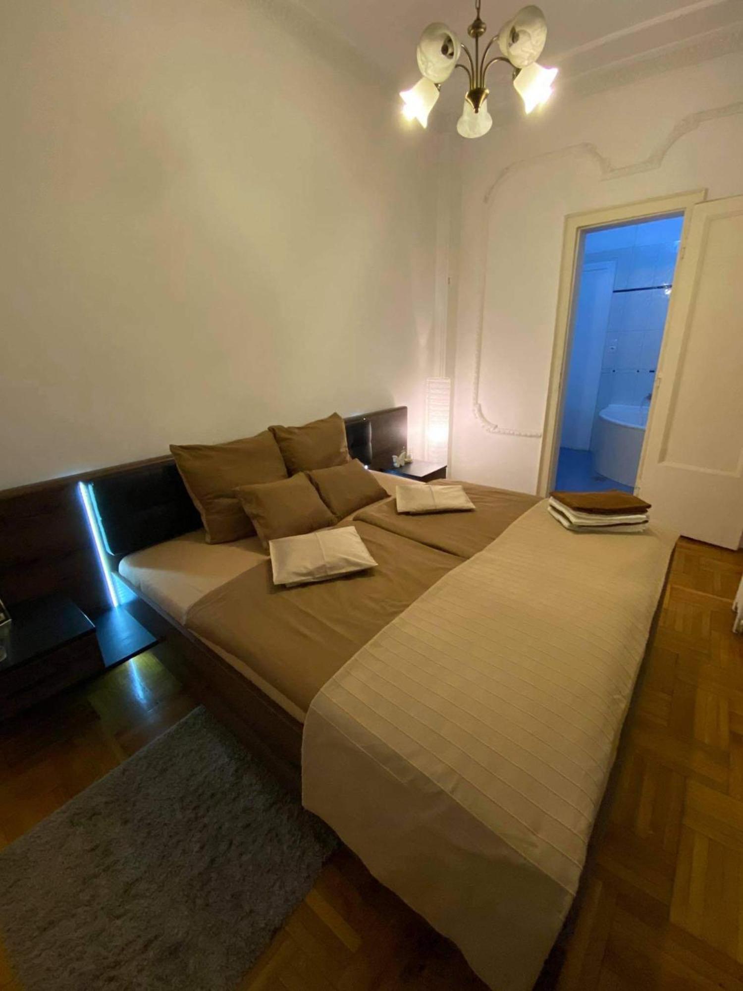 Come & Stay Apartments And Rooms City Center Budapest Exterior photo
